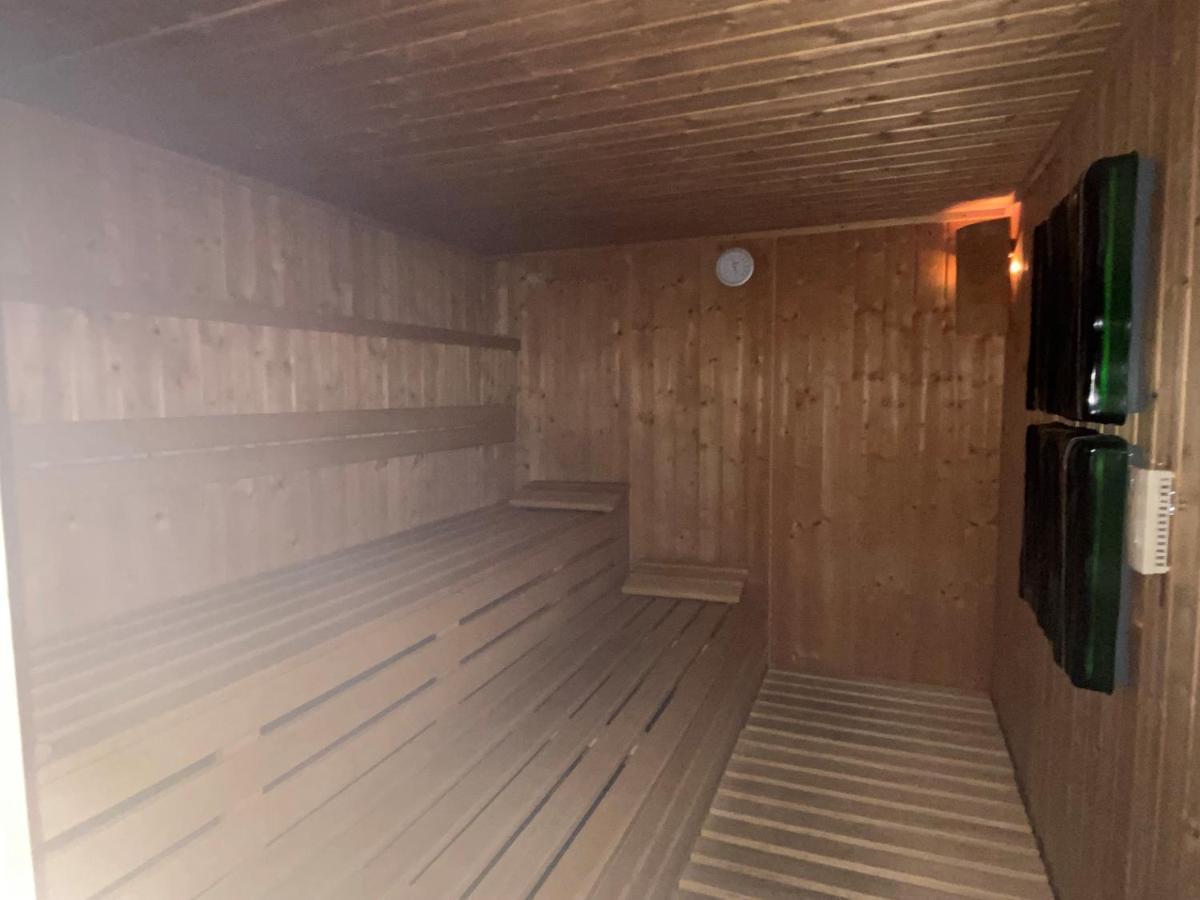 Davos, Residenz Meierhof, Chasa Hubertus Buitenkant foto